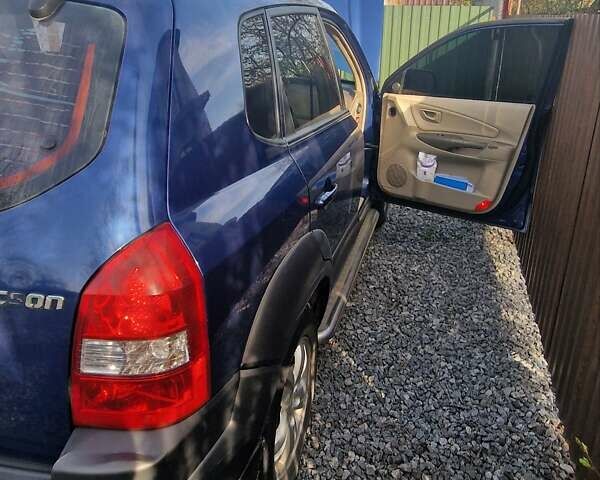 Хендай Туксон 2007 в Львове на Automoto.ua Синий Хендай Туксон, объемом двигателя 2 л и пробегом 240 тыс. км за 7400 $, фото 9 на Automoto.ua