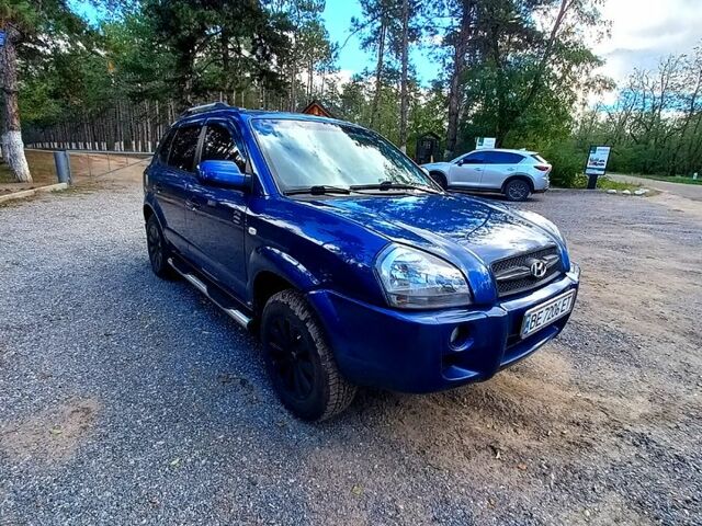 Хендай Туксон 2007 в Вознесенске на Automoto.ua Синий Хендай Туксон, объемом двигателя 2 л и пробегом 280 тыс. км за 7500 $, фото 2 на Automoto.ua