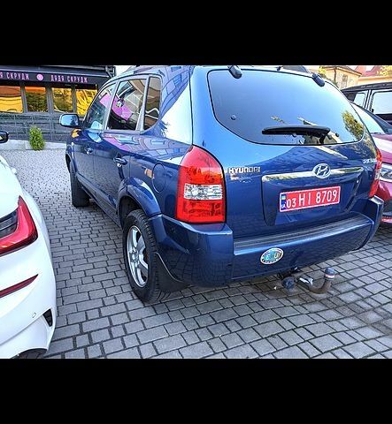 Хендай Туксон 2007 в Ромнах на Automoto.ua Синий Хендай Туксон, объемом двигателя 2 л и пробегом 195 тыс. км за 7200 $, фото 3 на Automoto.ua