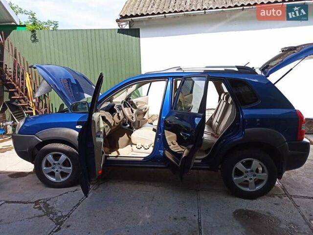 Хендай Туксон 2007 в Львове на Automoto.ua Синий Хендай Туксон, объемом двигателя 2 л и пробегом 285 тыс. км за 7800 $, фото 40 на Automoto.ua
