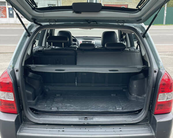 Хендай Туксон 2007 у Києві на Automoto.ua Синій Хендай Туксон, об'ємом двигуна 1.98 л та пробігом 213 тис. км за 7500 $, фото 12 на Automoto.ua