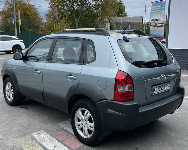 Хендай Туксон 2007 у Києві на Automoto.ua Синій Хендай Туксон, об'ємом двигуна 1.98 л та пробігом 213 тис. км за 7500 $, фото 3 на Automoto.ua