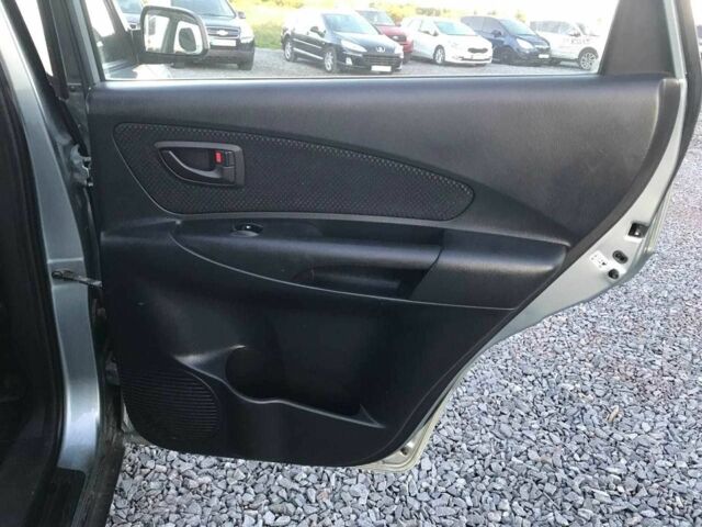 Синий Хендай Туксон, объемом двигателя 2 л и пробегом 207 тыс. км за 6890 $, фото 9 на Automoto.ua