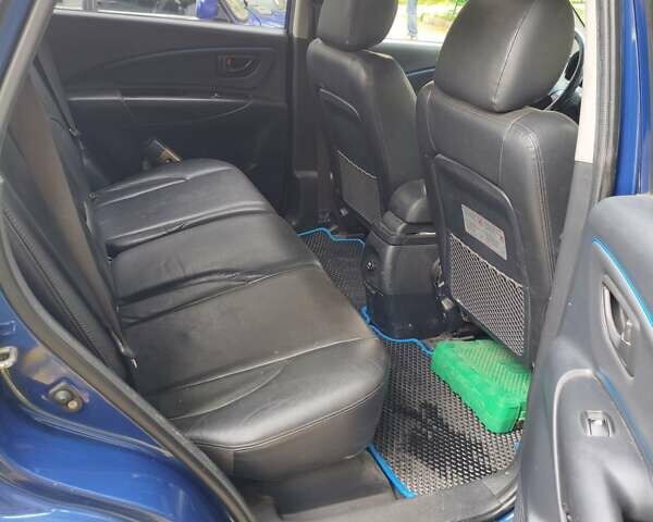 Синій Хендай Туксон, об'ємом двигуна 1.98 л та пробігом 258 тис. км за 8600 $, фото 2 на Automoto.ua