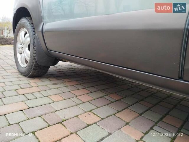 Синий Хендай Туксон, объемом двигателя 2 л и пробегом 213 тыс. км за 8900 $, фото 21 на Automoto.ua