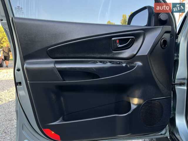 Синий Хендай Туксон, объемом двигателя 2 л и пробегом 317 тыс. км за 9600 $, фото 10 на Automoto.ua