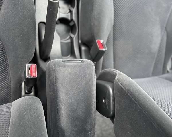 Синий Хендай Туксон, объемом двигателя 1.98 л и пробегом 178 тыс. км за 8999 $, фото 24 на Automoto.ua