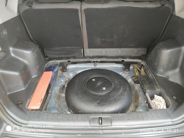 Синий Хендай Туксон, объемом двигателя 2 л и пробегом 200 тыс. км за 7600 $, фото 8 на Automoto.ua