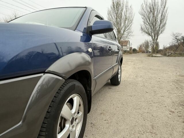 Синий Хендай Туксон, объемом двигателя 2 л и пробегом 279 тыс. км за 6280 $, фото 17 на Automoto.ua