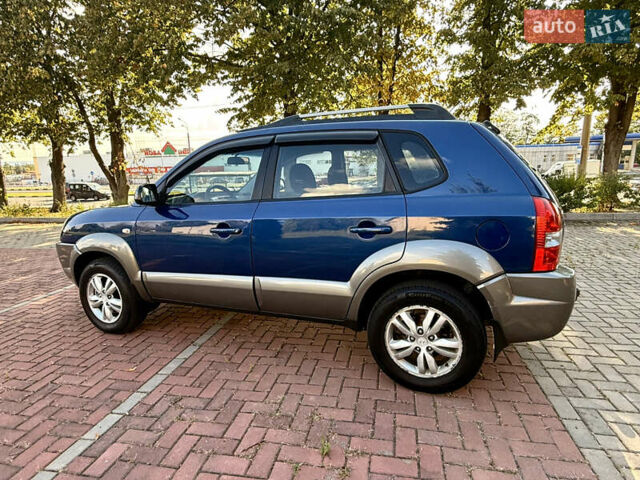 Синий Хендай Туксон, объемом двигателя 2 л и пробегом 168 тыс. км за 6900 $, фото 1 на Automoto.ua
