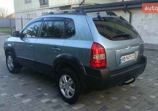 Синий Хендай Туксон, объемом двигателя 1.98 л и пробегом 183 тыс. км за 6700 $, фото 4 на Automoto.ua