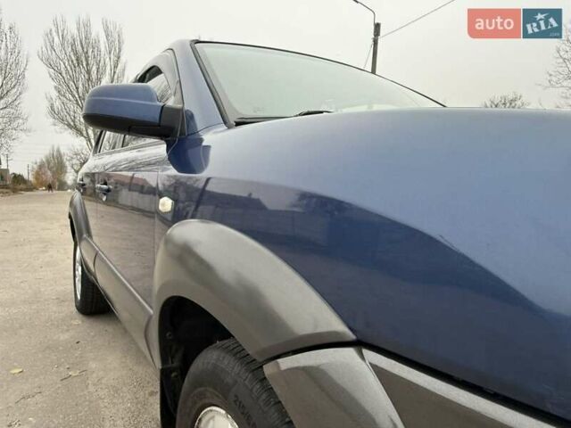 Синий Хендай Туксон, объемом двигателя 2 л и пробегом 270 тыс. км за 6250 $, фото 22 на Automoto.ua