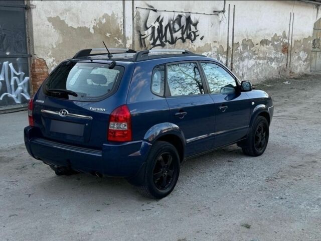 Синий Хендай Туксон, объемом двигателя 0 л и пробегом 170 тыс. км за 2400 $, фото 3 на Automoto.ua