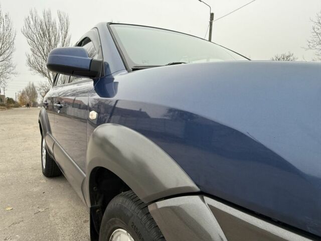Синий Хендай Туксон, объемом двигателя 2 л и пробегом 279 тыс. км за 6280 $, фото 16 на Automoto.ua