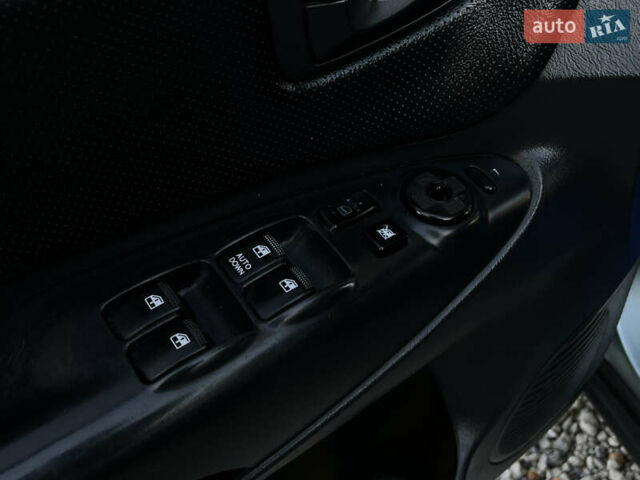 Синий Хендай Туксон, объемом двигателя 2 л и пробегом 317 тыс. км за 9600 $, фото 11 на Automoto.ua