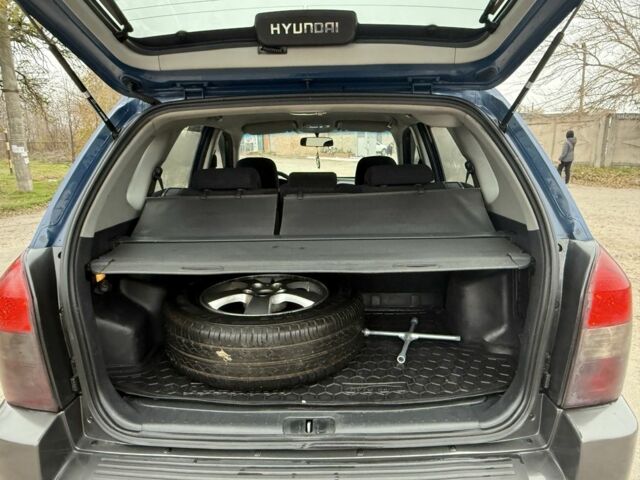 Синий Хендай Туксон, объемом двигателя 2 л и пробегом 279 тыс. км за 6280 $, фото 20 на Automoto.ua