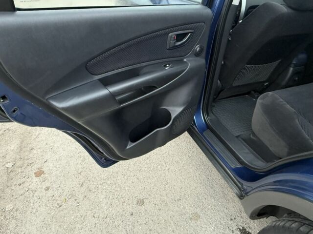 Синий Хендай Туксон, объемом двигателя 2 л и пробегом 279 тыс. км за 6280 $, фото 10 на Automoto.ua