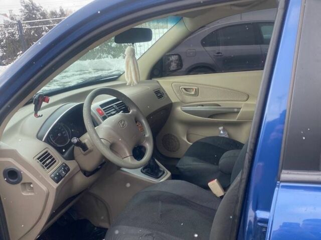 Синій Хендай Туксон, об'ємом двигуна 2 л та пробігом 172 тис. км за 8000 $, фото 6 на Automoto.ua