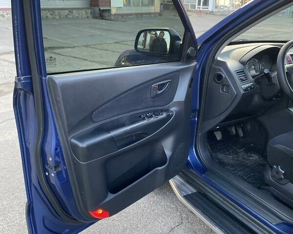 Хендай Туксон 2010 в Харькове на Automoto.ua Синий Хендай Туксон, объемом двигателя 1.98 л и пробегом 192 тыс. км за 9400 $, фото 8 на Automoto.ua