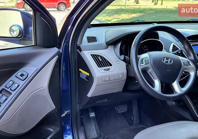 Хендай Туксон 2012 у Кривому Розі на Automoto.ua Синій Хендай Туксон, об'ємом двигуна 2.4 л та пробігом 114 тис. км за 10600 $, фото 15 на Automoto.ua