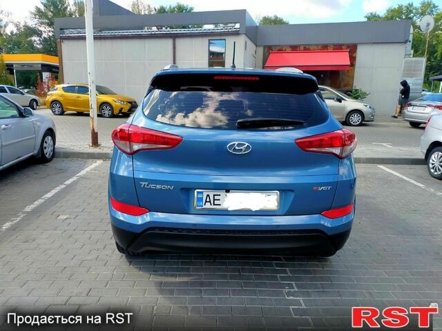 Синий Хендай Туксон, объемом двигателя 2 л и пробегом 198 тыс. км за 15700 $, фото 8 на Automoto.ua