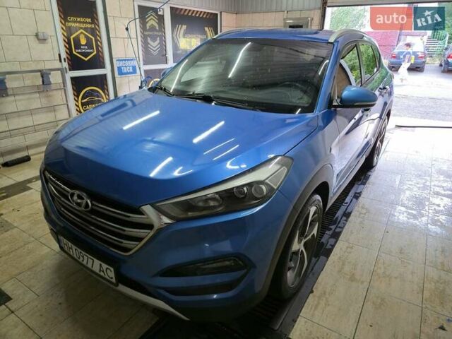 Синий Хендай Туксон, объемом двигателя 1.59 л и пробегом 136 тыс. км за 14300 $, фото 2 на Automoto.ua
