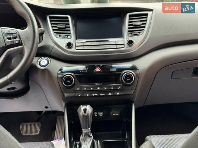 Синій Хендай Туксон, об'ємом двигуна 1.7 л та пробігом 264 тис. км за 15950 $, фото 139 на Automoto.ua