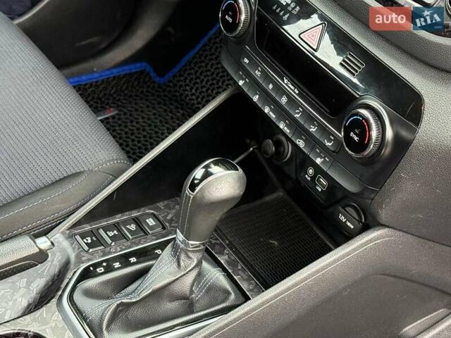 Хендай Туксон 2016 в Одессе на Automoto.ua Синий Хендай Туксон, объемом двигателя 2 л и пробегом 214 тыс. км за 18490 $, фото 18 на Automoto.ua