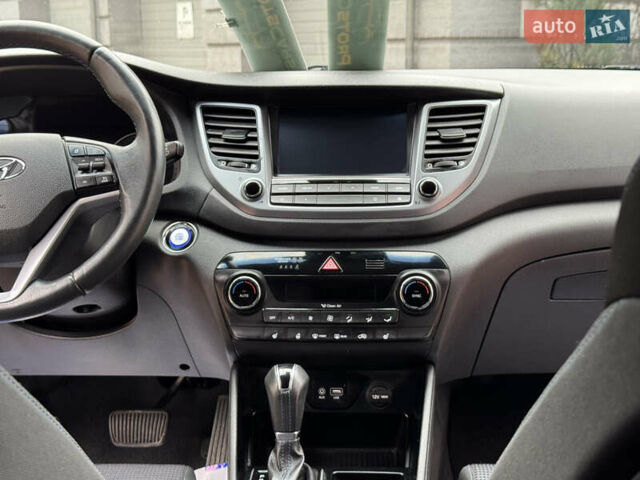 Синій Хендай Туксон, об'ємом двигуна 1.7 л та пробігом 264 тис. км за 15950 $, фото 135 на Automoto.ua
