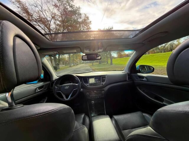 Синий Хендай Туксон, объемом двигателя 1.6 л и пробегом 53 тыс. км за 3500 $, фото 9 на Automoto.ua