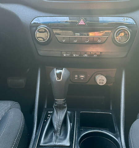 Синій Хендай Туксон, об'ємом двигуна 2 л та пробігом 60 тис. км за 17500 $, фото 11 на Automoto.ua