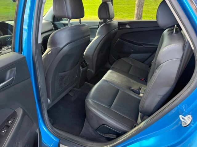 Синий Хендай Туксон, объемом двигателя 1.6 л и пробегом 53 тыс. км за 3500 $, фото 11 на Automoto.ua