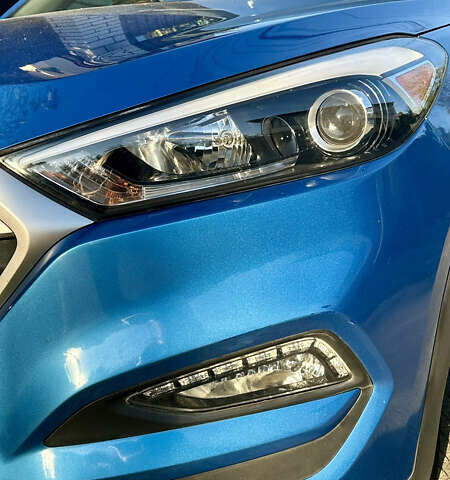Синій Хендай Туксон, об'ємом двигуна 2 л та пробігом 60 тис. км за 17500 $, фото 24 на Automoto.ua