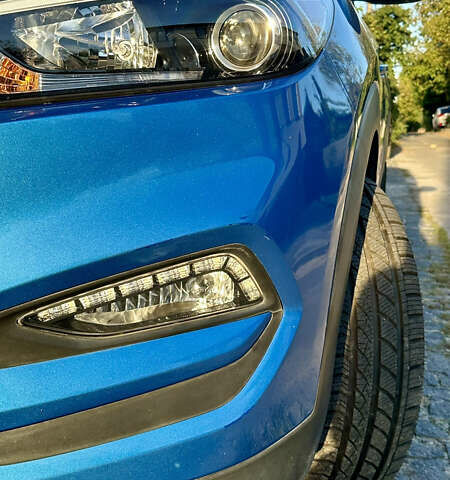 Синій Хендай Туксон, об'ємом двигуна 2 л та пробігом 60 тис. км за 17500 $, фото 1 на Automoto.ua