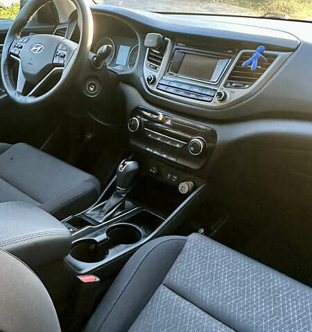 Синій Хендай Туксон, об'ємом двигуна 2 л та пробігом 60 тис. км за 17500 $, фото 9 на Automoto.ua