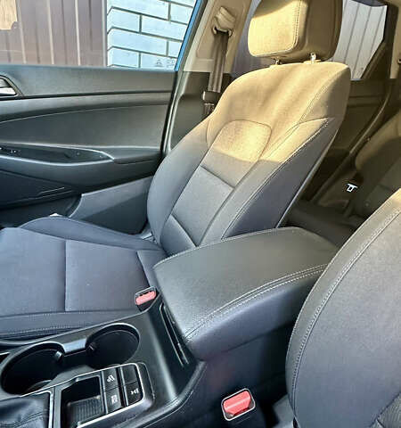 Синій Хендай Туксон, об'ємом двигуна 2 л та пробігом 60 тис. км за 17500 $, фото 15 на Automoto.ua