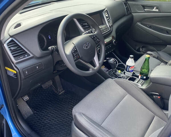 Синій Хендай Туксон, об'ємом двигуна 2 л та пробігом 121 тис. км за 17600 $, фото 7 на Automoto.ua