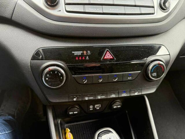 Синій Хендай Туксон, об'ємом двигуна 1.6 л та пробігом 108 тис. км за 10000 $, фото 8 на Automoto.ua