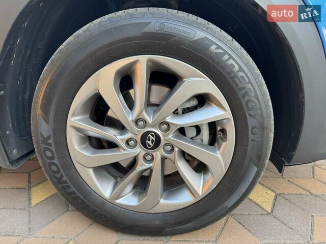 Синій Хендай Туксон, об'ємом двигуна 2 л та пробігом 92 тис. км за 17300 $, фото 18 на Automoto.ua