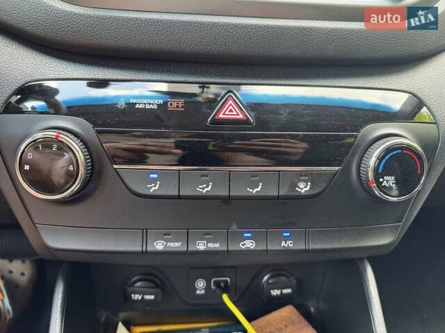 Синій Хендай Туксон, об'ємом двигуна 2 л та пробігом 92 тис. км за 17300 $, фото 12 на Automoto.ua