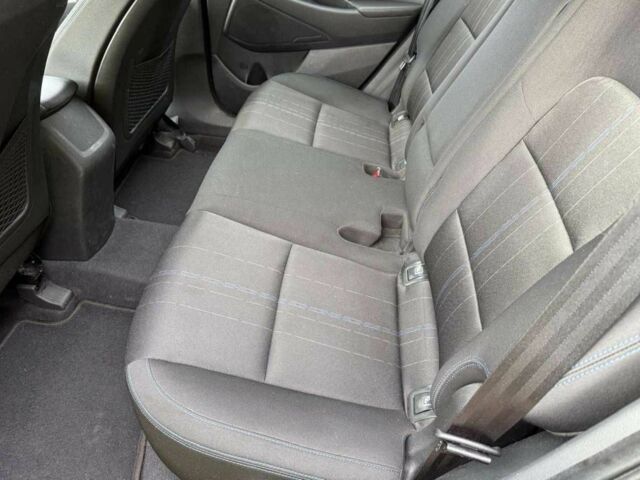 Синій Хендай Туксон, об'ємом двигуна 1.6 л та пробігом 108 тис. км за 10000 $, фото 11 на Automoto.ua