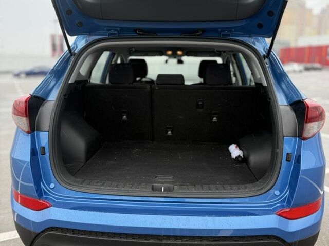 Синий Хендай Туксон, объемом двигателя 2 л и пробегом 58 тыс. км за 17200 $, фото 9 на Automoto.ua