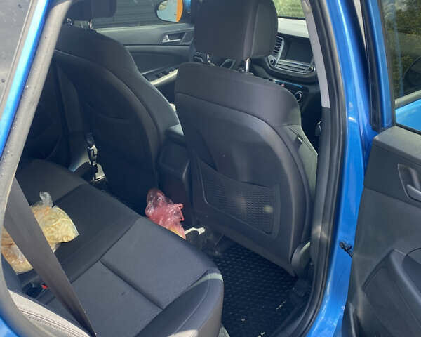 Синій Хендай Туксон, об'ємом двигуна 2 л та пробігом 121 тис. км за 17600 $, фото 10 на Automoto.ua