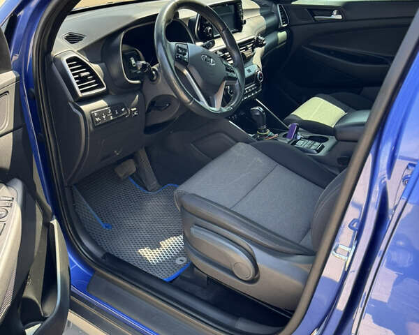 Синий Хендай Туксон, объемом двигателя 2 л и пробегом 157 тыс. км за 21700 $, фото 14 на Automoto.ua