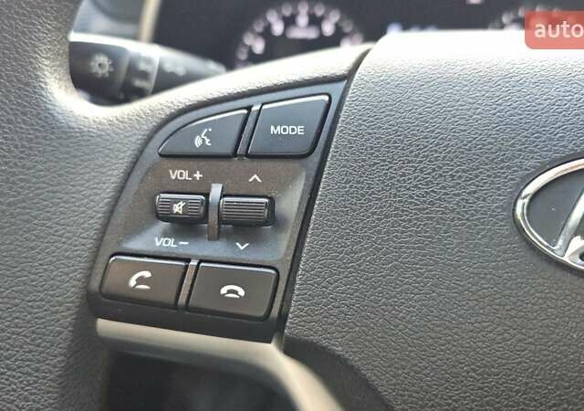 Хендай Туксон 2019 в Черновцах на Automoto.ua Синий Хендай Туксон, объемом двигателя 2 л и пробегом 46 тыс. км за 18500 $, фото 27 на Automoto.ua