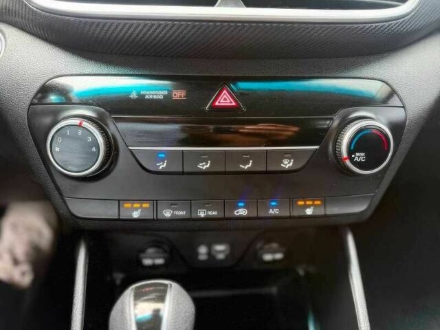 Синий Хендай Туксон, объемом двигателя 2 л и пробегом 99 тыс. км за 5500 $, фото 11 на Automoto.ua