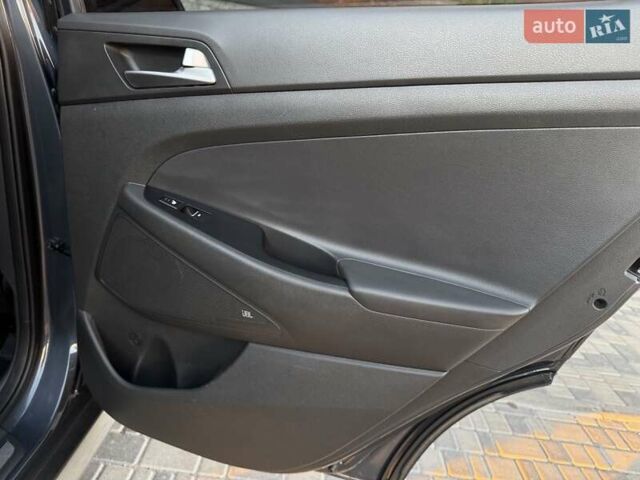 Синий Хендай Туксон, объемом двигателя 2 л и пробегом 136 тыс. км за 23200 $, фото 37 на Automoto.ua