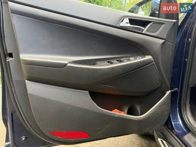 Синий Хендай Туксон, объемом двигателя 2 л и пробегом 48 тыс. км за 22790 $, фото 10 на Automoto.ua