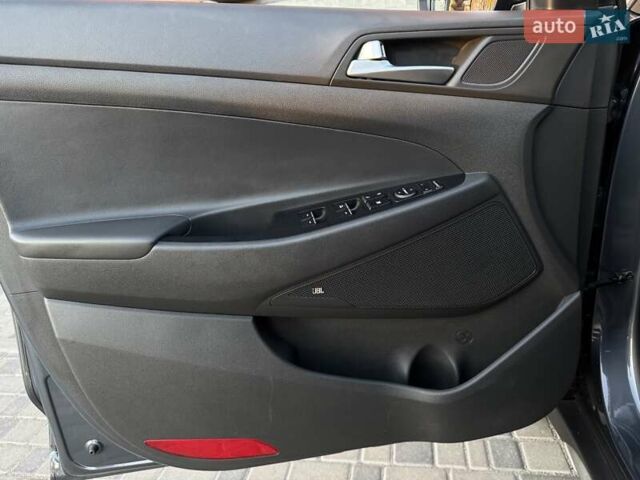 Синий Хендай Туксон, объемом двигателя 2 л и пробегом 136 тыс. км за 23200 $, фото 12 на Automoto.ua