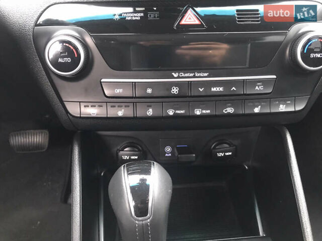 Синий Хендай Туксон, объемом двигателя 2 л и пробегом 145 тыс. км за 21600 $, фото 67 на Automoto.ua